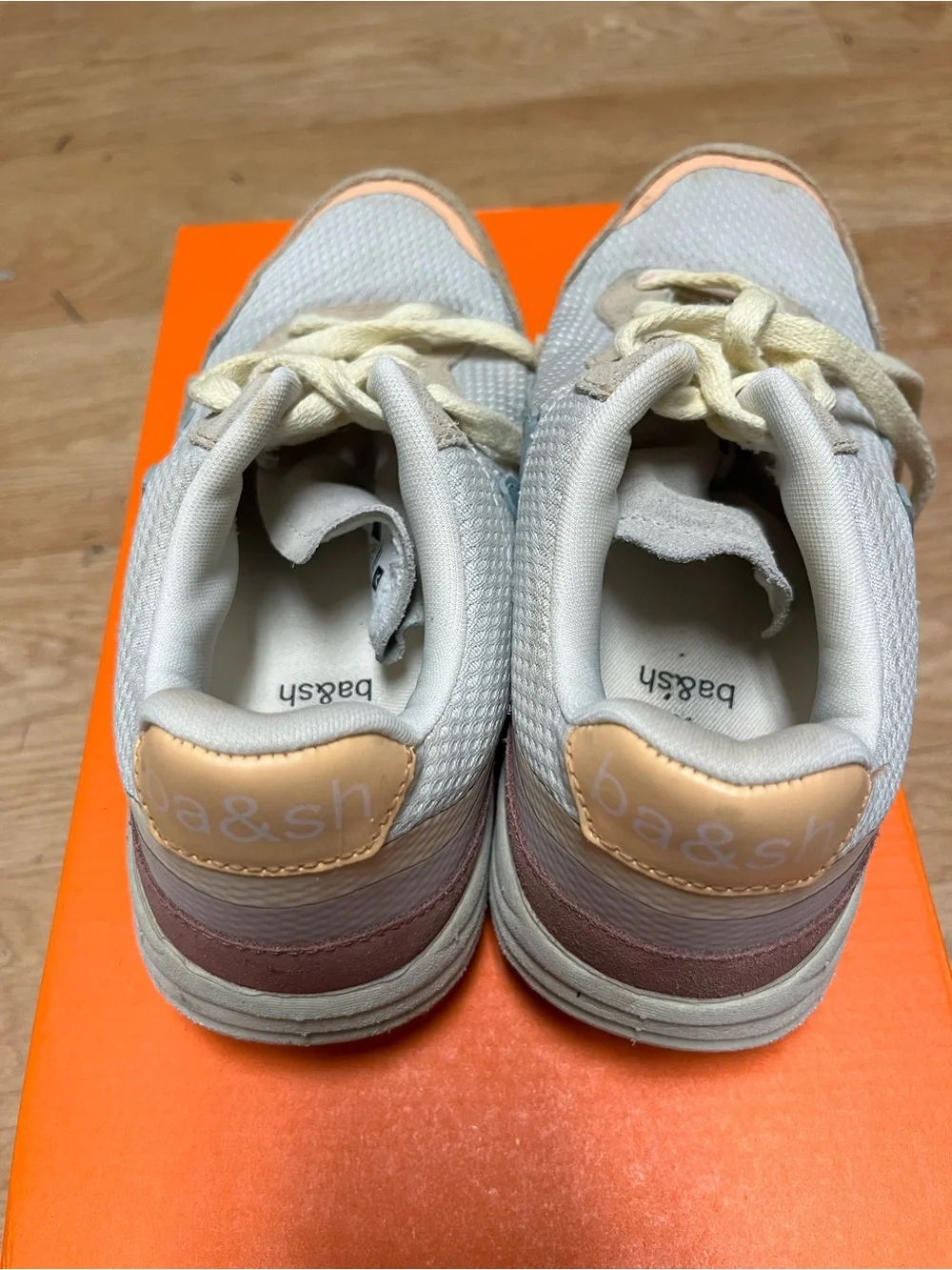 Veja low profile